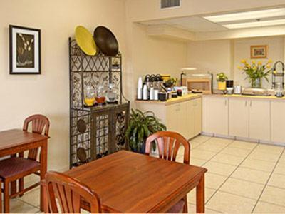 Baymont Inn & Suites Orlando/Universal Area 레스토랑 사진